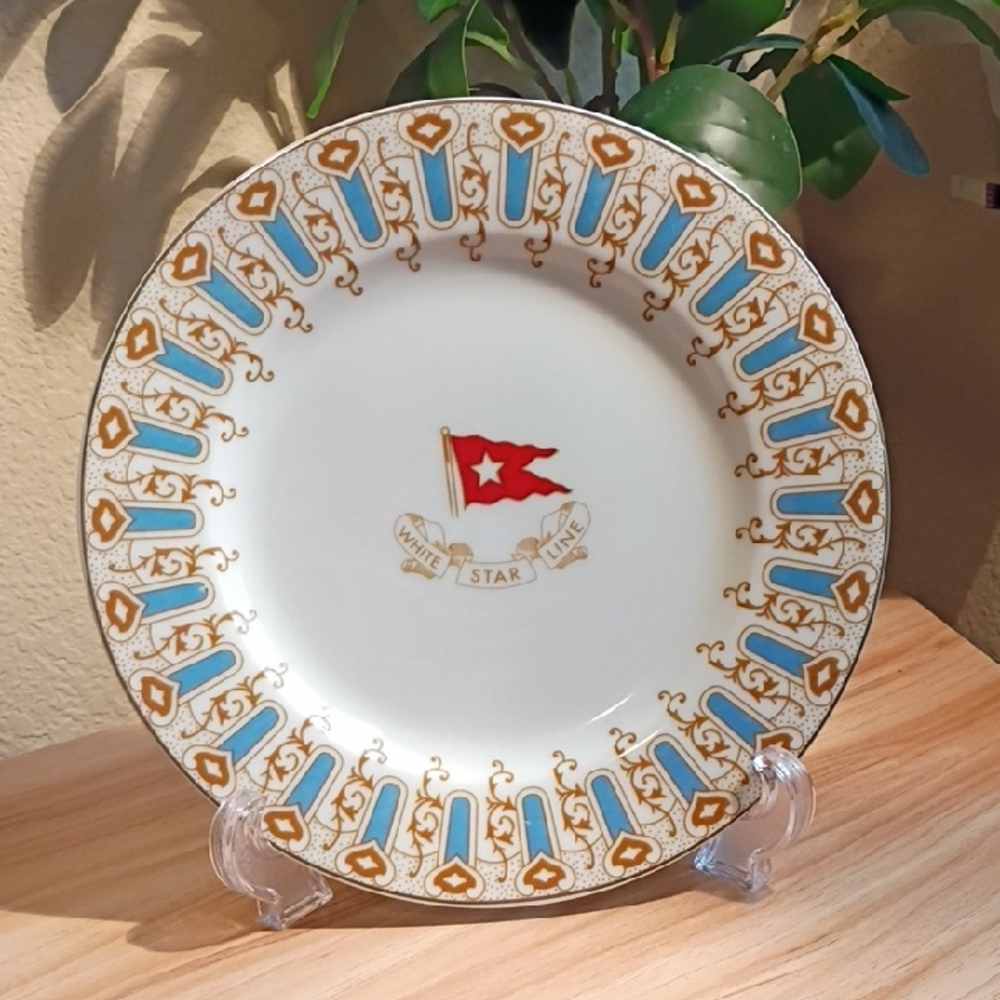 Whit Star Line Titanic Decorative Commemorative Plate - Blue and Gold